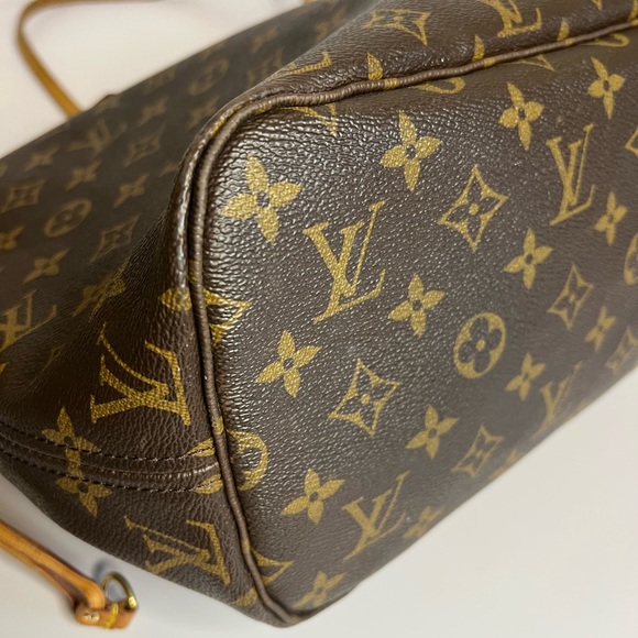 Louis Vuitton Neverfull MM Monogram - Picture 7 of 16